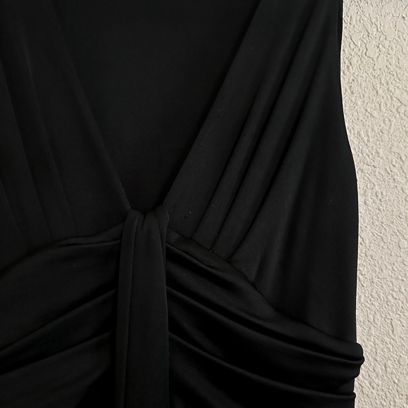 Diane Von Furstenberg Black V-Neck Sleeveless Fit n' Flare Dress - Picture 7 of 10